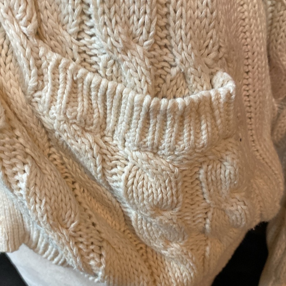 Beautiful cream Gap cardigan - Picture 3 of 6